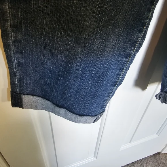 Levi's Classic Blue Women's Modern Capri Jeans Sz 16 - Picture 5 of 9